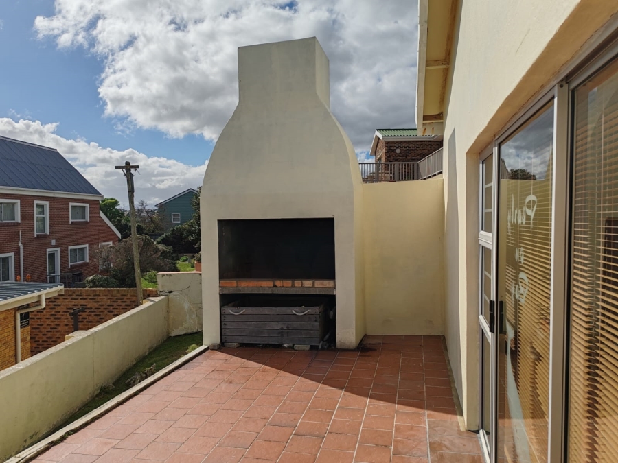 5 Bedroom Property for Sale in Perlemoenbaai Western Cape